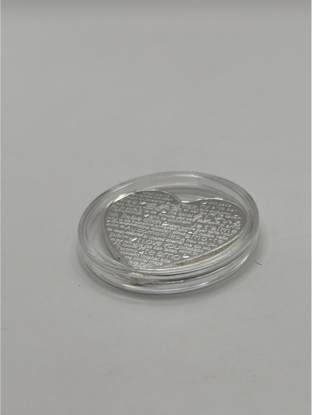 Heart Wedding Rings Commemorative Coin Colorized Doves Capsule Included - Picture 3 of 3
